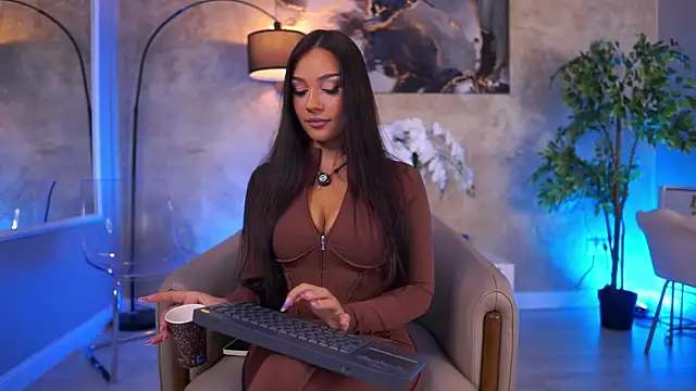 NinaSolenne online show from 05.18.26