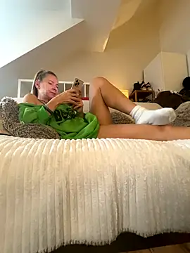 Snapshot of blondi2077 chatting on 11.20.25 blondi2077 online show from 11.20.25