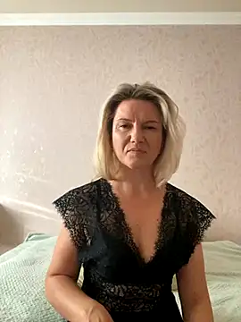 Snapshot of AliceSwan4011 chatting on 09.16.25 AliceSwan4011 online show from 09.16.25