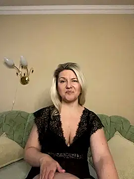 Snapshot of AliceSwan4011 chatting on 01.18.26 AliceSwan4011 online show from 01.18.26