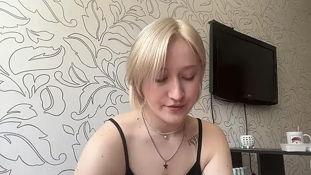Snapshot of CinBellamy chatting on 05.21.26 CinBellamy online show from 05.21.26
