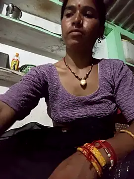 MISS LOVE 001 online show from 09.15.25