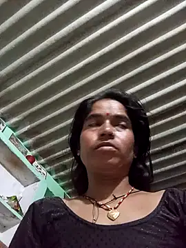 MISS LOVE 001 online show from 10.18.25