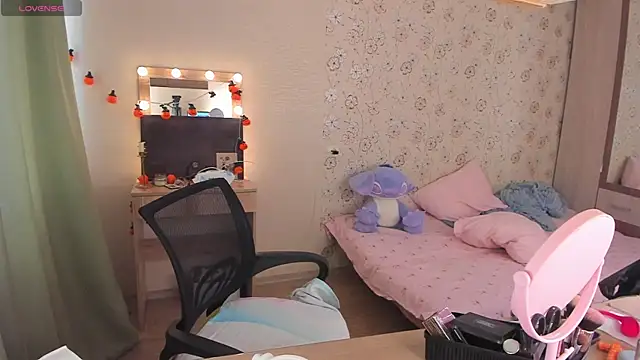 Alice next door online show from 07.11.26