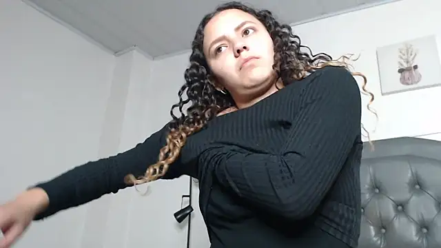 Giia Monroe online show from 12.15.25