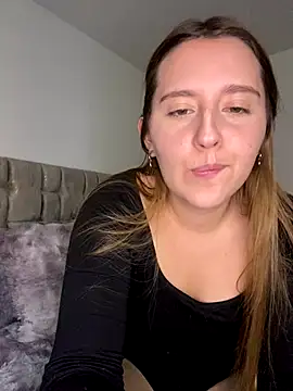 Snapshot of Cutie_blondie chatting on 12.16.25 Cutie blondie online show from 12.16.25