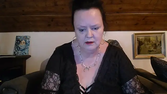 TiffanyMature online show from 05.11.26