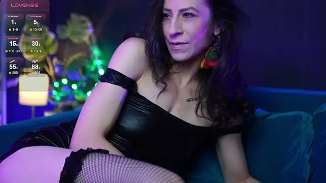 Snapshot of RubyRosa chatting on 10.18.25 RubyRosa online show from 10.18.25