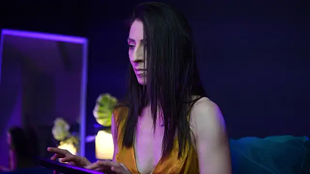 Snapshot of RubyRosa chatting on 10.26.25 RubyRosa online show from 10.26.25