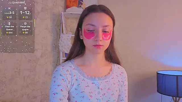 Snapshot of GiseleLamos chatting on 12.22.25 GiseleLamos online show from 12.22.25