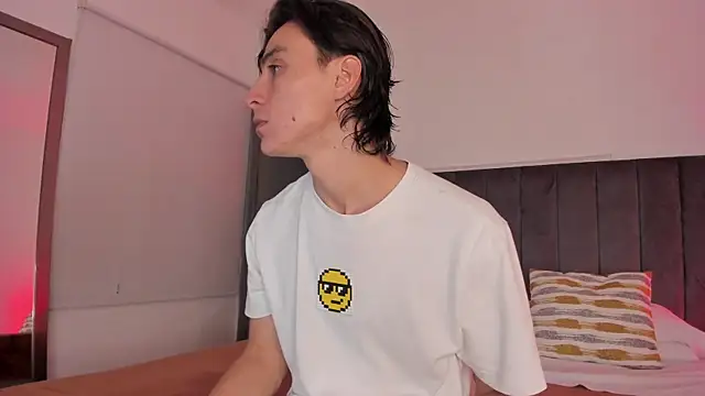 AlexanderHall online show from 10.04.25