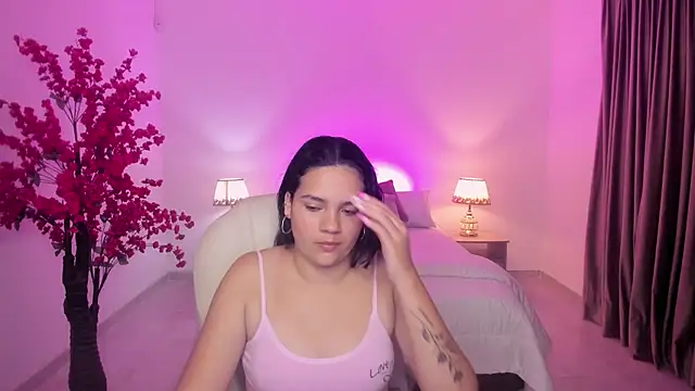 karlie small online show from 12.21.25