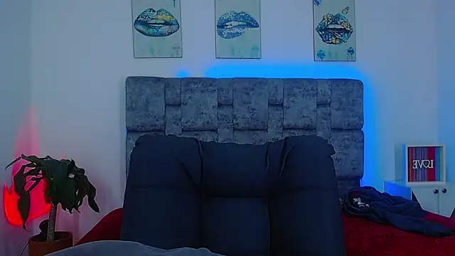 Snapshot of dirty_model chatting on 10.08.25 dirty model online show from 10.08.25