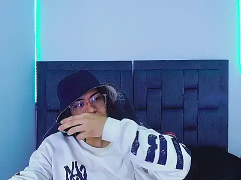 Snapshot of dirty_model chatting on 10.19.25 dirty model online show from 10.19.25