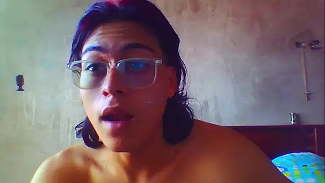 Snapshot of dirty_model chatting on 10.24.25 dirty model online show from 10.24.25