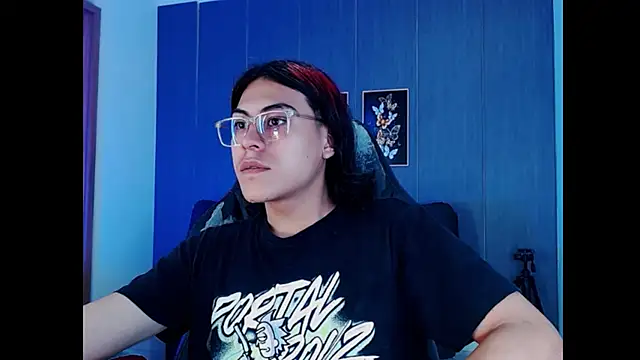 Snapshot of dirty_model chatting on 01.13.26 dirty model online show from 01.13.26