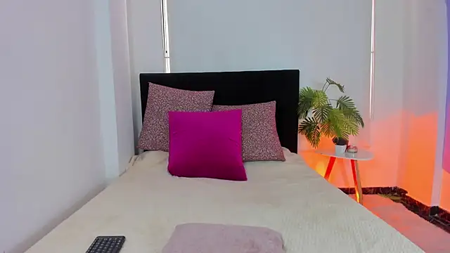 LunaVelvet777 online show from 11.21.25