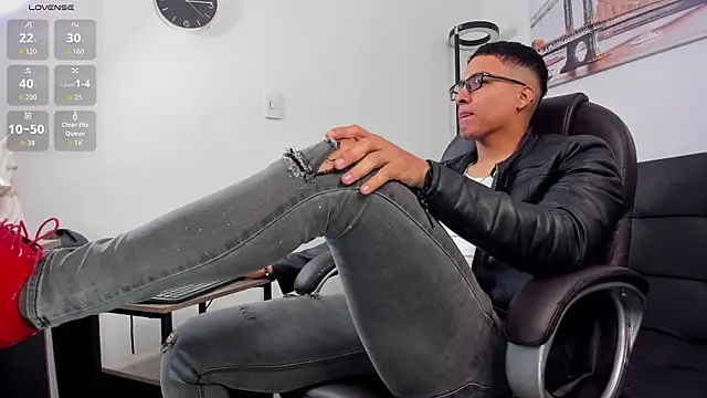 Snapshot of Dash_Bukoski chatting on 11.07.25 Dash Bukoski online show from 11.07.25