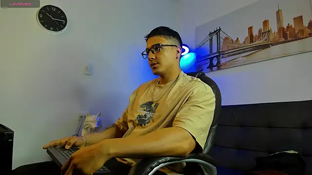 Snapshot of Dash_Bukoski chatting on 01.06.26 Dash Bukoski online show from 01.06.26