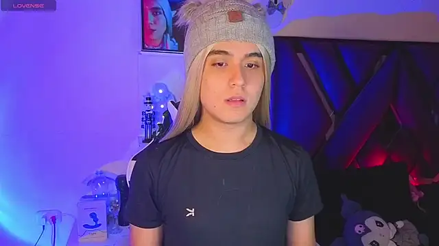 derek greyy  online show from 11.10.25