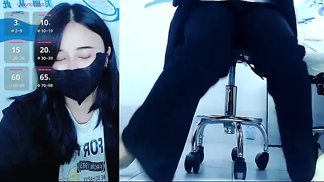 Snapshot of Mya8860 chatting on 11.03.25 Mya8860 online show from 11.03.25