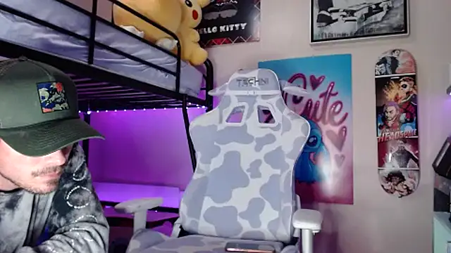 emocouplee666 online show from 10.13.25