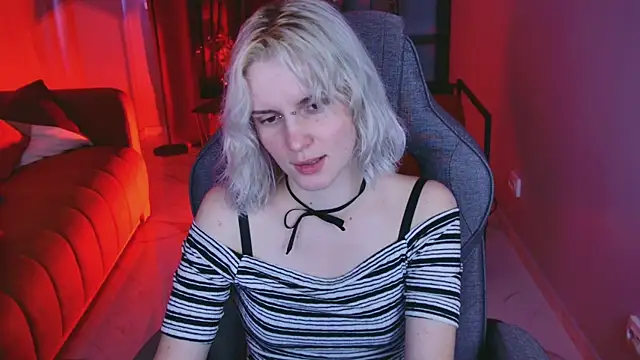 Snapshot of BethanyCloud chatting on 06.16.26 BethanyCloud online show from 06.16.26