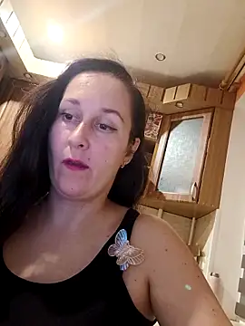 Amandda  online show from 10.12.25