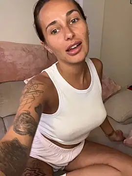 Rosieredxox online show from 05.13.26