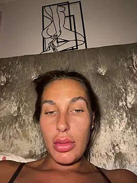 Rosieredxox online show from 05.28.26