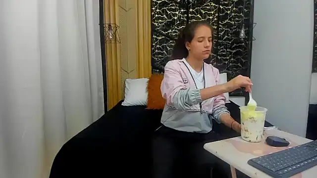 MiaCours online show from 02.23.26