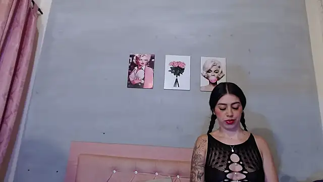 Olivia Spear online show from 09.17.25