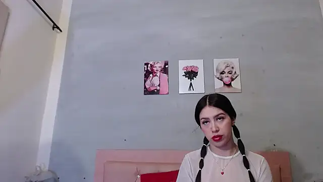 Olivia Spear online show from 10.18.25