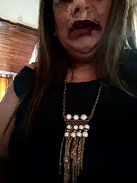 Mia-Glow online show from 03.08.26