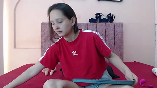 Snapshot of aiiram_hard_sex chatting on 07.01.26 aiiram hard sex online show from 07.01.26