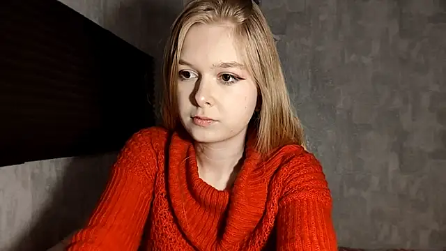 Snapshot of LiaVibes chatting on 12.15.25 LiaVibes online show from 12.15.25