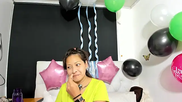 Snapshot of evelynesex chatting on 03.16.26 evelynesex online show from 03.16.26