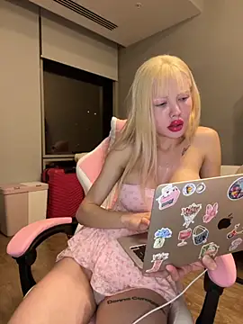 Snapshot of Sindyyy228 chatting on 10.23.25 Sindyyy228 online show from 10.23.25