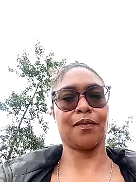 BiiancaEstradaa online show from 02.25.26