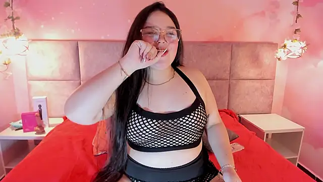 Lushi Love online show from 10.22.25