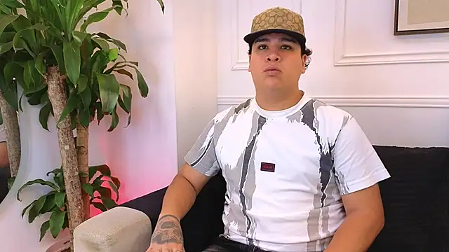 Snapshot of Naim_Bennetsex chatting on 02.10.26 Naim Bennetsex online show from 02.10.26