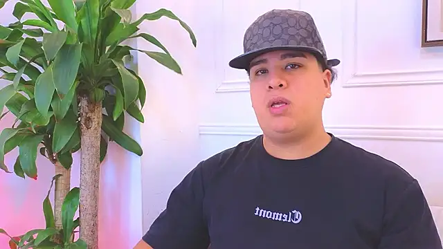 Snapshot of Naim_Bennetsex chatting on 02.21.26 Naim Bennetsex online show from 02.21.26