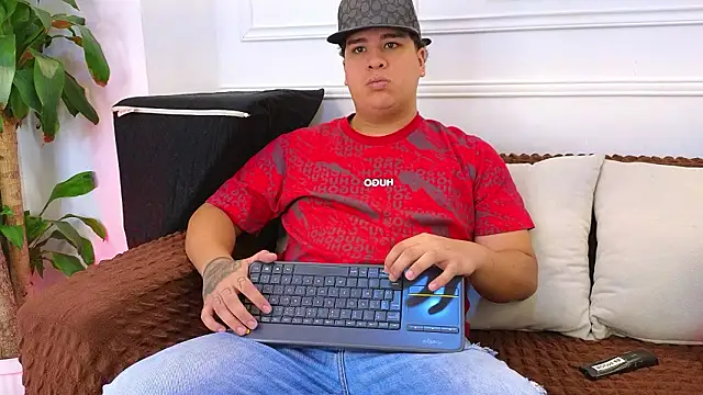 Snapshot of Naim_Bennetsex chatting on 03.21.26 Naim Bennetsex online show from 03.21.26