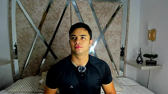 Snapshot of jayd_muscle chatting on 10.24.25 jayd muscle online show from 10.24.25