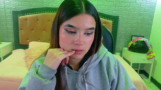 Natalie loffreda online show from 12.17.25