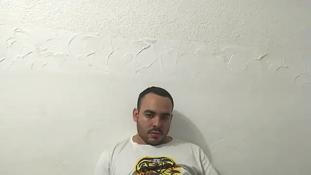 Snapshot of Ana_ThiagoxX chatting on 05.16.26 Ana ThiagoxX online show from 05.16.26