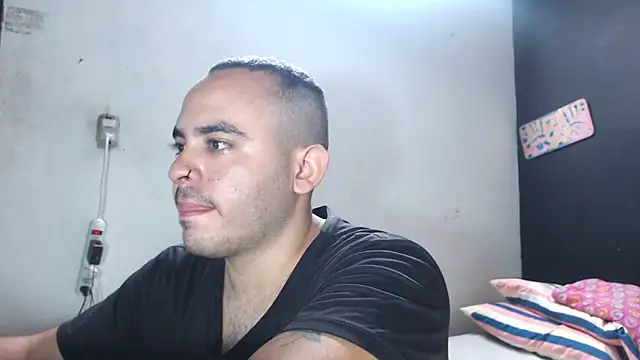 Snapshot of Ana_ThiagoxX chatting on 05.21.26 Ana ThiagoxX online show from 05.21.26