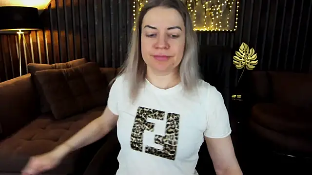 Snapshot of Anna_Snows chatting on 03.21.26 Anna Snows online show from 03.21.26