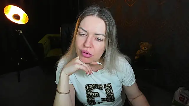 Snapshot of Anna_Snows chatting on 03.29.26 Anna Snows online show from 03.29.26