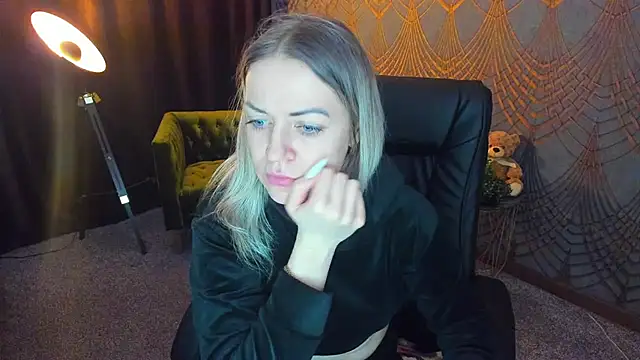 Snapshot of Anna_Snows chatting on 04.06.26 Anna Snows online show from 04.06.26